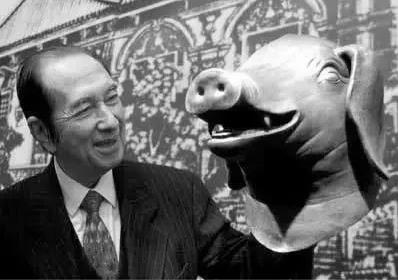 98歲賭王何鴻燊逝世 二房成5000億家產(chǎn)爭奪戰(zhàn)最大贏家 賭王傳奇人生