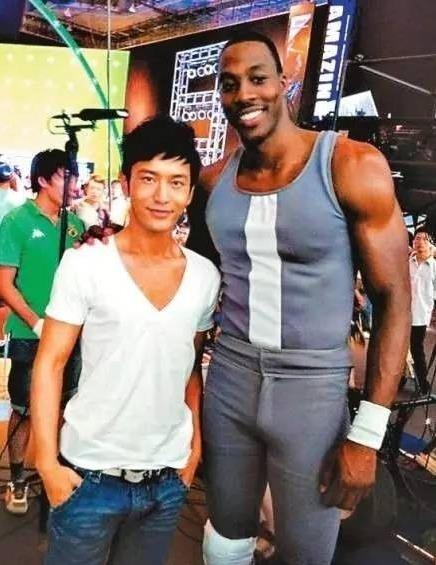 nba球星誰(shuí)的丁丁尺寸最大?伊巴卡28厘米緊身褲照片被瘋轉(zhuǎn)(圖)