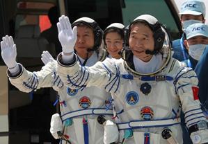 神九航天員是誰?神九發射和返回時間