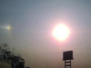 ?江蘇上海天空3個(gè)太陽(yáng) 南京晴天倒掛微笑彩虹