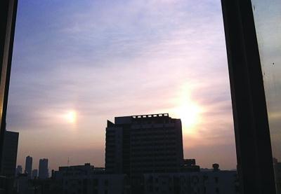 KϺ3(g)̫(yng)Ͼ쵹΢Цʺ磬ҷQĩǻ