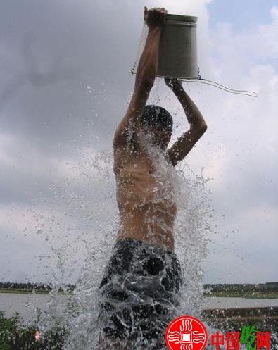 洗冷水澡的好處,洗冷水澡的壞處,男人女人如何洗冷水澡好