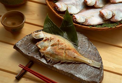 煎魚怎么不粘鍋?煎魚怎么不掉皮