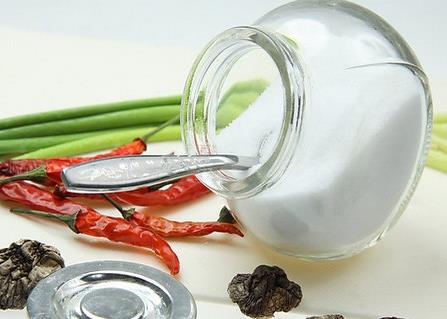 什么病不能吃太多鹽?飯菜太咸放鹽太多的危害