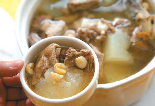 女人夏季養(yǎng)生喝什么湯最好?最適合女人夏季喝的養(yǎng)生湯