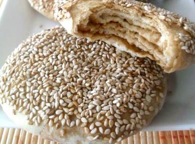 如何做老北京小吃麻醬燒餅?老北京麻醬燒餅的做法