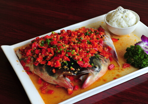 剁椒魚頭的做法-剁椒魚頭怎么做？