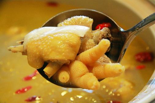 雞湯怎么做好吃?怎樣才能讓雞湯味道鮮美