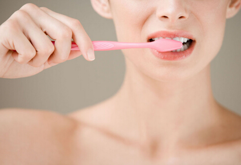 口腔異味的原因-如何預(yù)防口腔異味