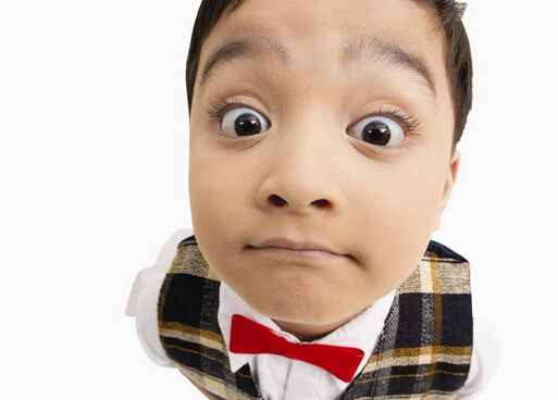 小孩眼睛近視怎么辦？假性近視如何治療