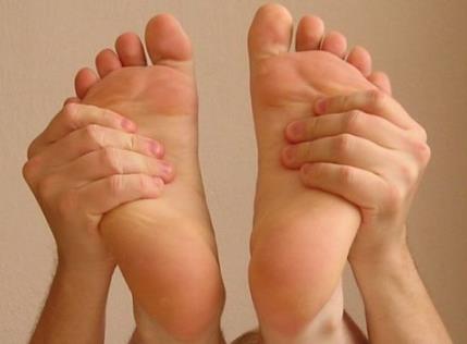 如何補(bǔ)氣補(bǔ)血？胖人補(bǔ)氣拍拍手，瘦人補(bǔ)血泡泡腳