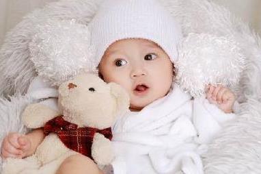 新生兒用什么枕頭好？如何選購嬰兒枕頭