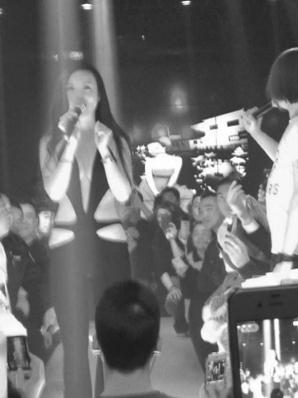 干露露宜興酒吧違規走穴又惹亂子,男子拉扯干露露被群毆(圖)