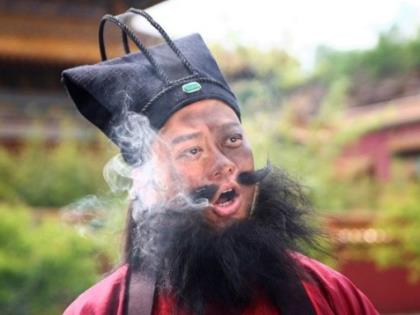 裝逼/裝比/裝b是什么意思？裝B遭雷劈，裝純遭人輪