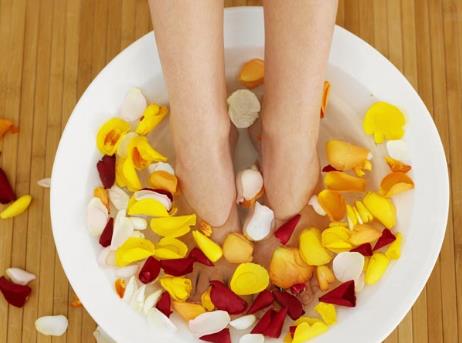 熱水泡腳有什么好處?怎樣泡腳才養(yǎng)生
