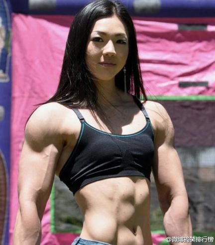 蘿莉肌肉女走紅:韓國健身美女清純可愛蘿莉臉魔鬼肌肉身材