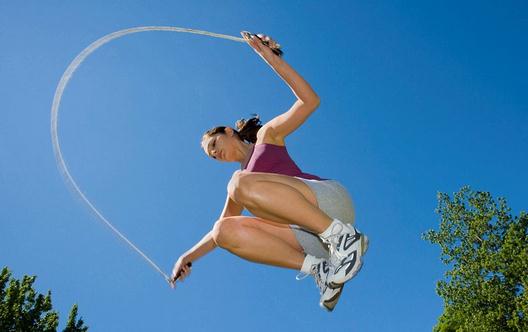 怎么跳繩能減肥？教你跳出苗條身材