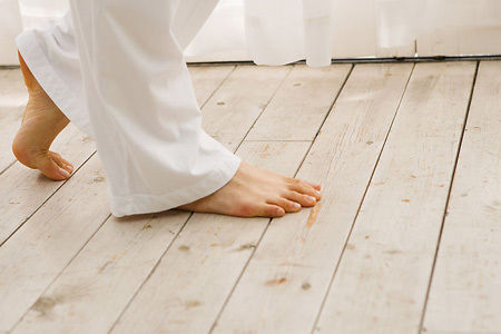 已經受潮的地板，拿什么拯救你？