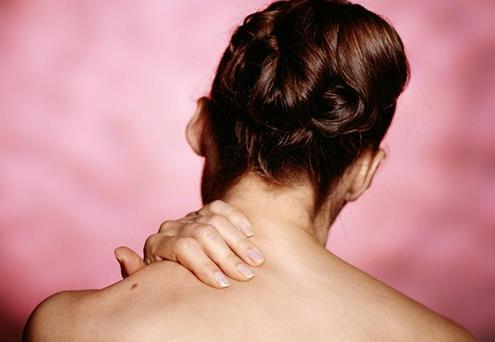 一個動作讓頸椎病去無蹤 正確預防頸椎病