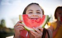 怎么吃西瓜才健康？吃西瓜主食要減半