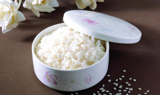 讓米飯更好吃的小技巧：煮飯加點(diǎn)豬油