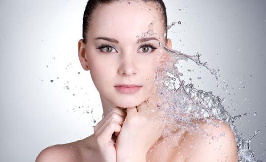 女人各個年齡階段應該如何護膚?