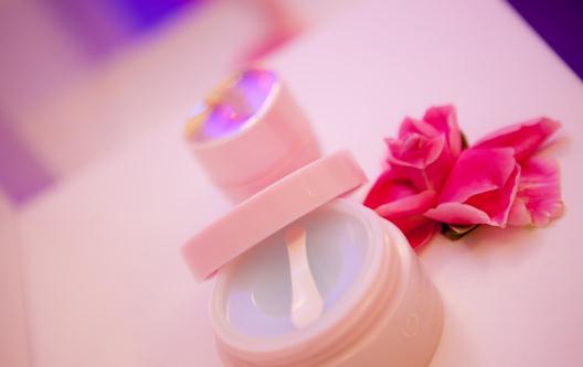 化妝水和爽膚水到底有什么區別?