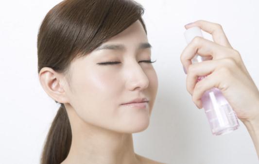 鼻子和耳后也需要保濕哦！