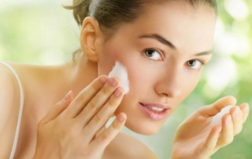 毛孔粗大的原因:毛孔粗大按年齡分層