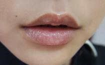 唇蜜可以吃嗎？唇蜜的兩種成分很危險！