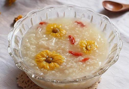 秋季養(yǎng)生:秋季進(jìn)補(bǔ)最適合吃什么粥