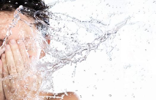 泡沫豐富的產品更好?洗臉誤區揭秘