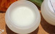 用精華液直接擦臉？揭秘錯誤的涂抹手法