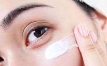 不使用防曬乳會導致熊貓眼