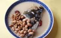 孕媽媽要補充蛋白質？花生魚頭湯怎么做？