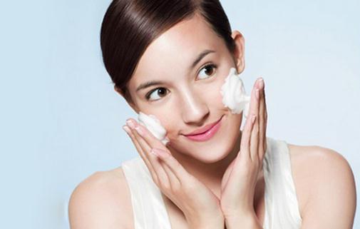 如何挑選洗面奶?優秀潔面品的特點