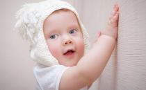 新生兒使用奶瓶應(yīng)該是什么時候？