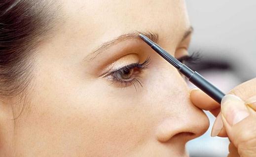 15個畫眼線的小秘密：眼線怎么更持久？