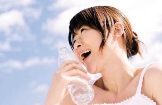 曬后如何快速美白?DIY曬后修復(fù)護(hù)膚品