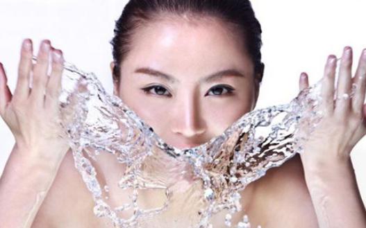 黑頭太煩人?教你用蜂蜜祛黑頭!