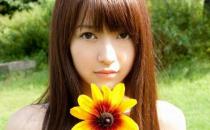 怎么才能瘦臉？面部瑜伽的做法