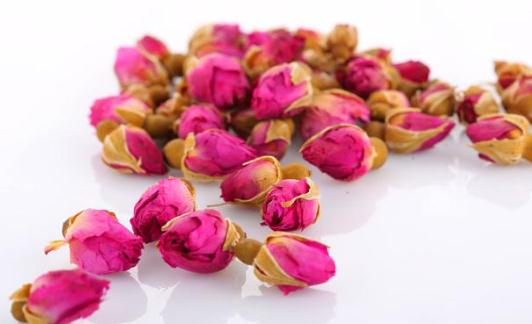 玫瑰花茶能夠調理經期疼痛