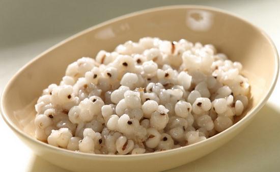 女性必知的祛濕食譜:板藍根豬腱湯