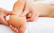 腳底板疼痛是病嗎？腳底板疼怎么辦？