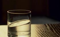 晨起一杯淡鹽水合適嗎？