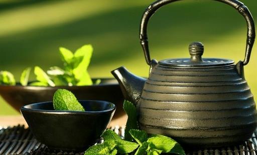 上班族每天應(yīng)喝4杯茶