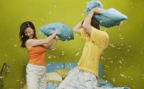 怎么增加夫妻感情？多牽手擁抱