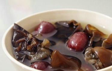 烏發(fā)湯 讓你的頭發(fā)烏黑亮麗