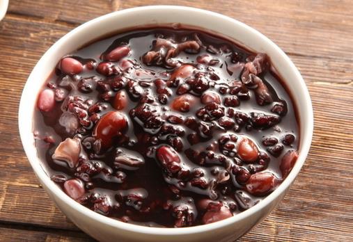 黑米粥有什么功效?怎么吃黑米減肥?