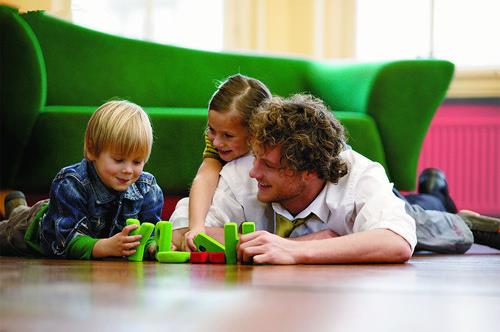 教育孩子 可利用科學的游戲來實現